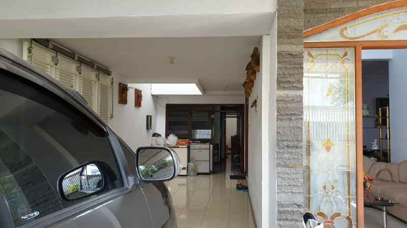 dijual rumah dharmahusada indah timur