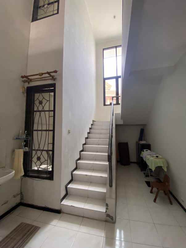 dijual rumah dharmahusada mas