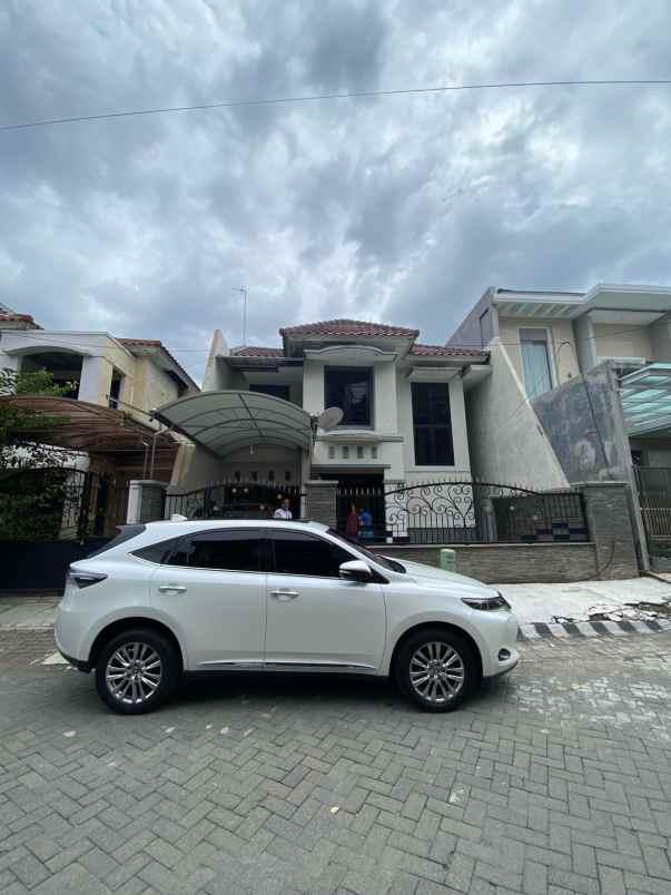 dijual rumah dharmahusada mas
