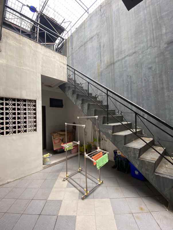 dijual rumah dharmahusada mas