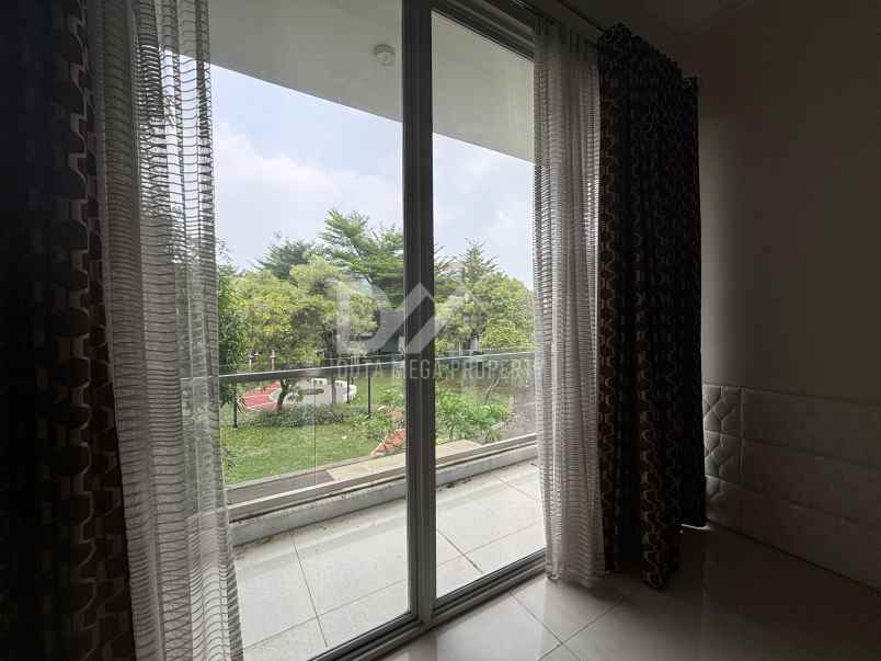 dijual rumah di alam sutera tangerang selatan