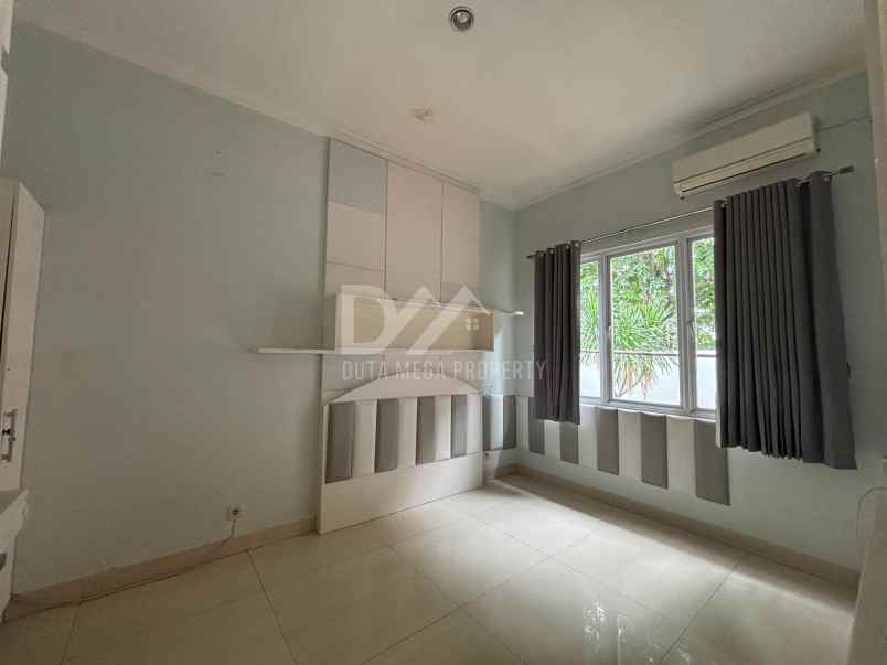 dijual rumah di alam sutera tangerang selatan