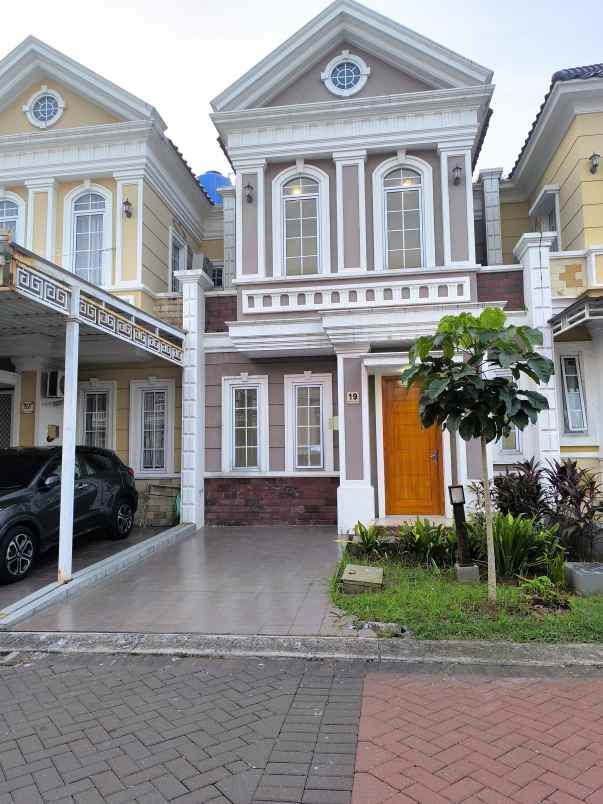 dijual rumah di cluster paramount village semarang