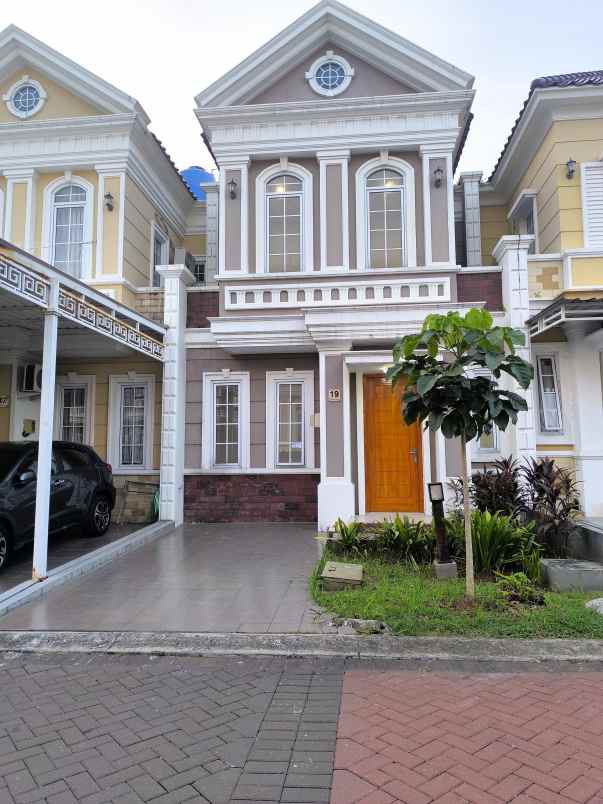 dijual rumah di cluster paramount village semarang