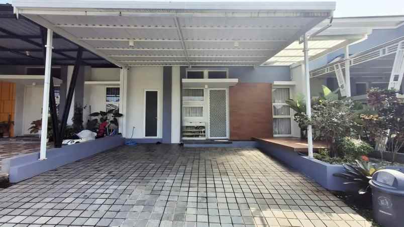 dijual rumah di forest hills city bsb semarang