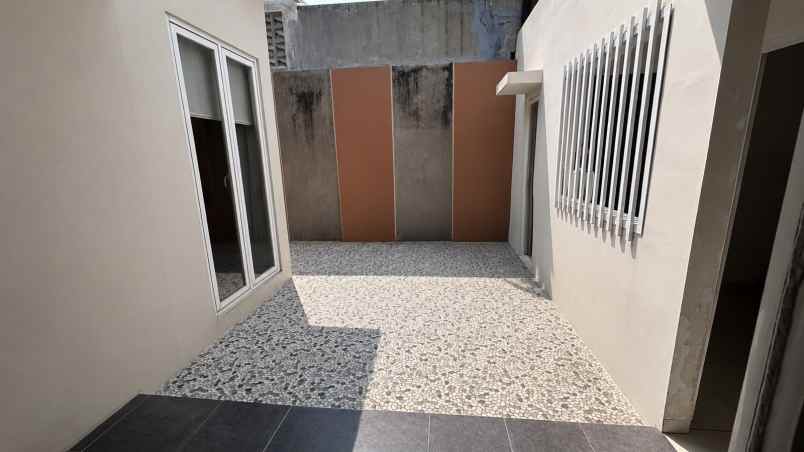 dijual rumah di graha padma krapyak semarang