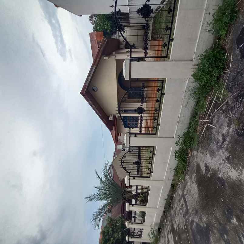 dijual rumah di jln delima panam