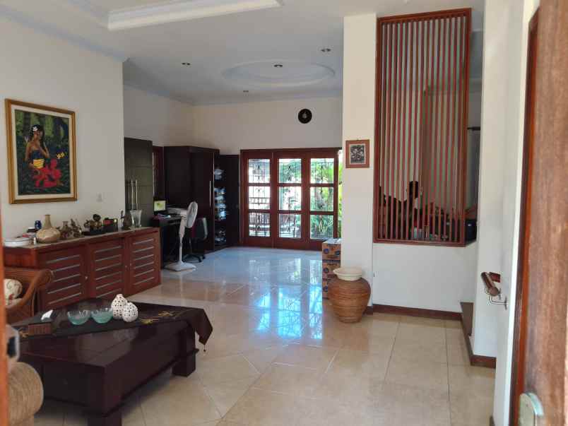 dijual rumah di lingk perumahan elite sanur