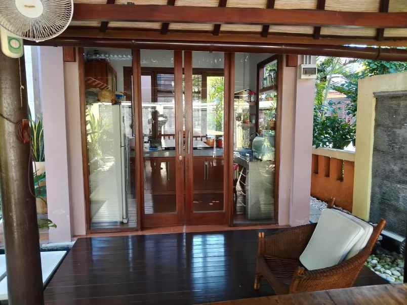 dijual rumah di lingk perumahan elite sanur