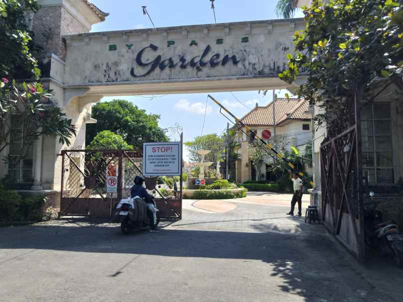 dijual rumah di lingk perumahan elite sanur