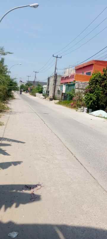 dijual rumah di lingkungan perumahan