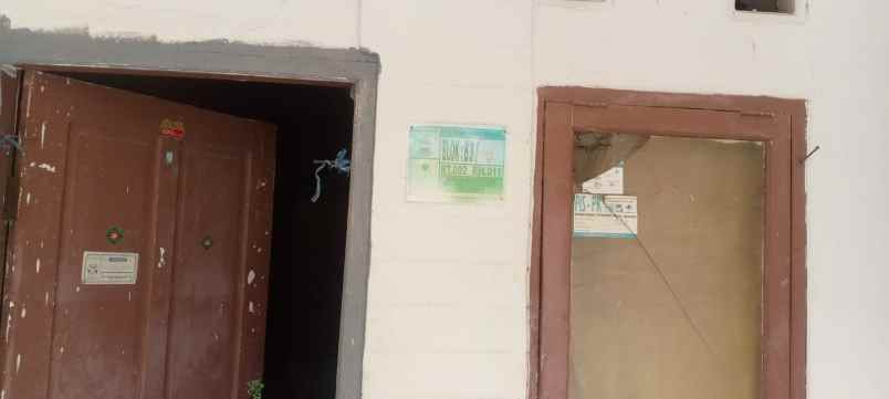 dijual rumah di lingkungan perumahan