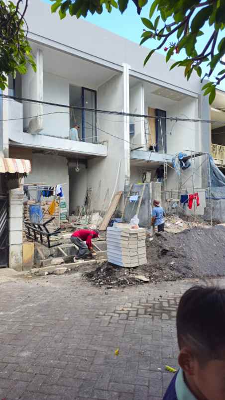 dijual rumah di sutorejo tengah modern minimalis