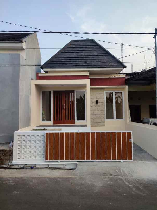 dijual rumah di watukaji banyumanik semarang