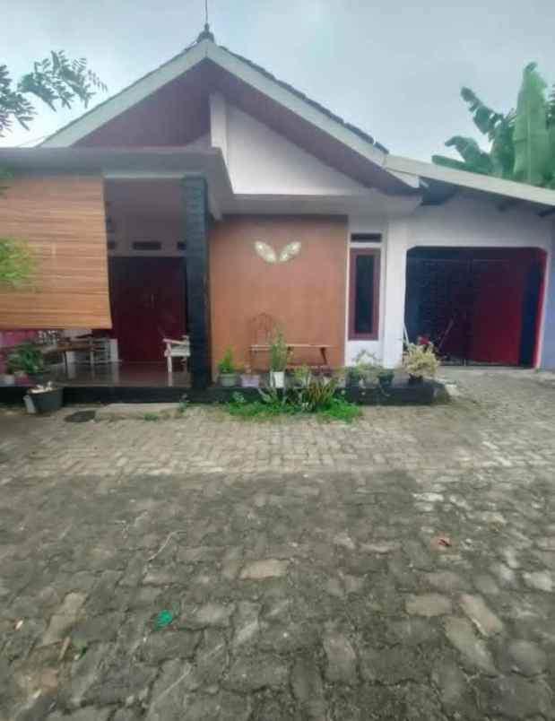 dijual rumah dijual rumah di jl cipto