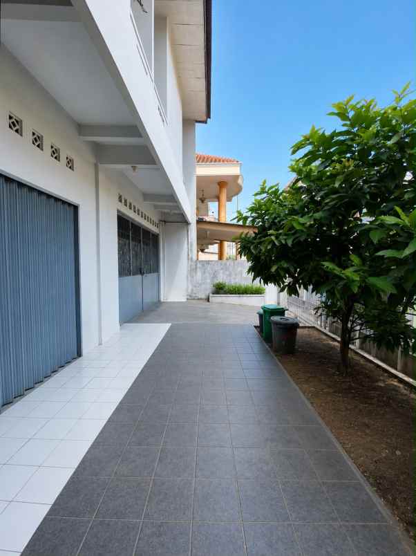 dijual rumah duren sawit