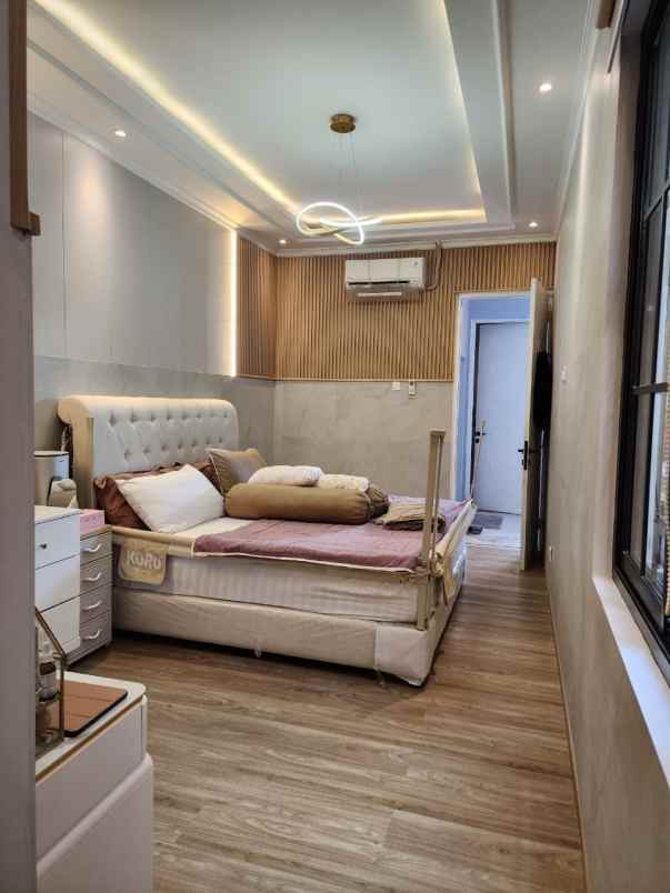 dijual rumah estetik cluster ifolia harapan indah 2