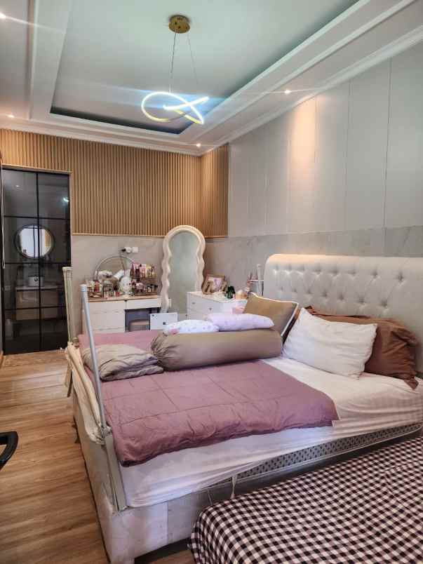 dijual rumah estetik cluster ifolia harapan indah 2