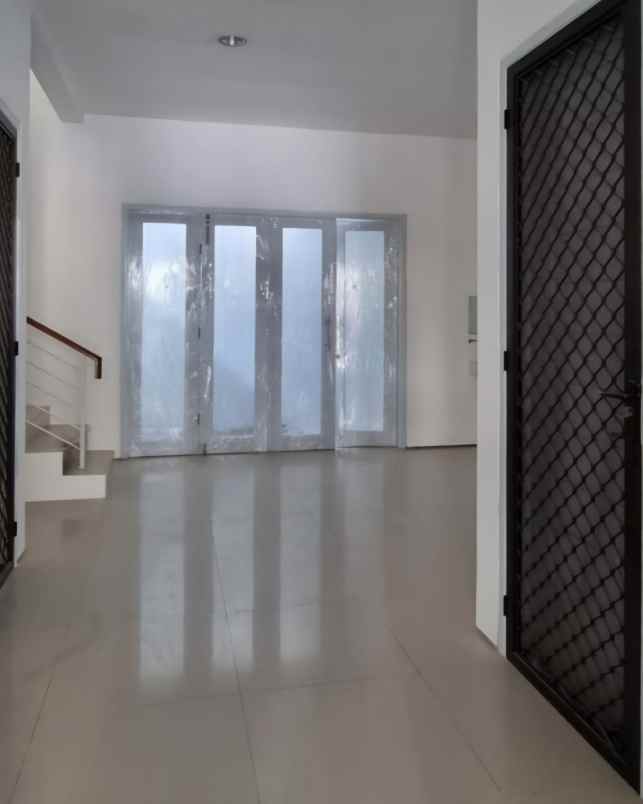 dijual rumah florence pakuwon city
