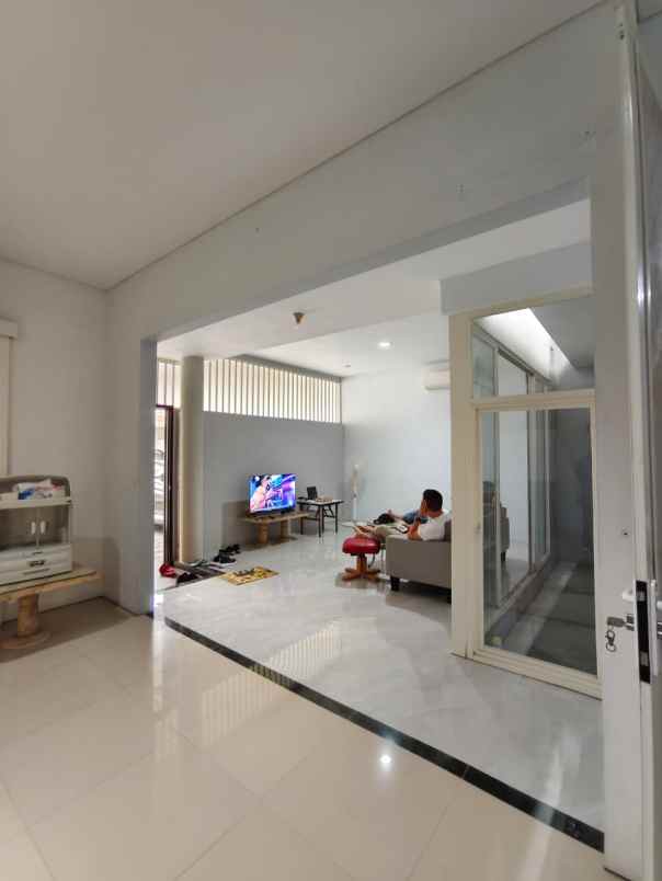 dijual rumah forest mansion