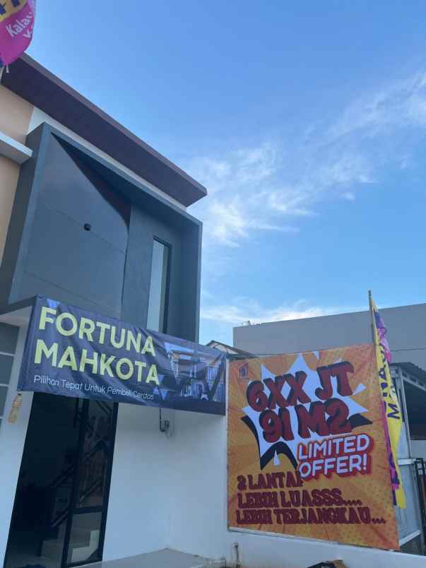dijual rumah fortuna mahkota belakang