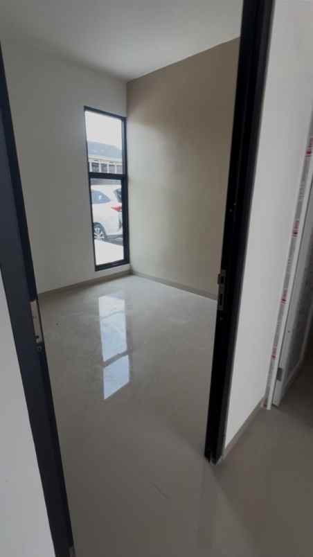 dijual rumah fortuna mahkota belakang