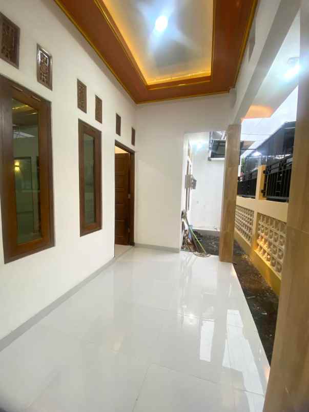 dijual rumah giwangan