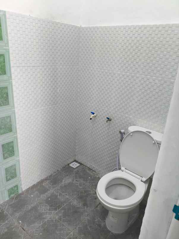 dijual rumah gombel permai