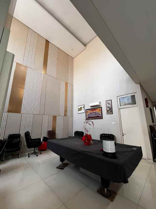 dijual rumah graha famili blok t