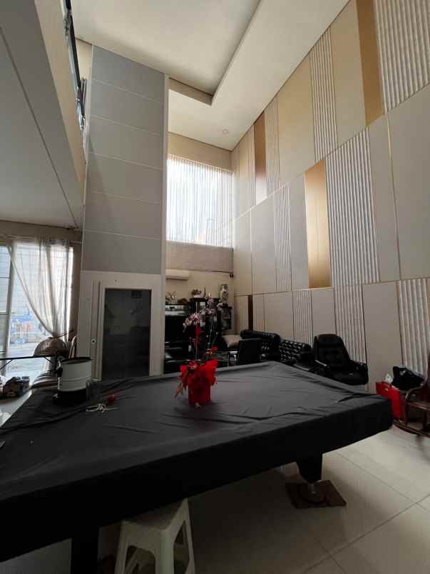 dijual rumah graha famili blok t