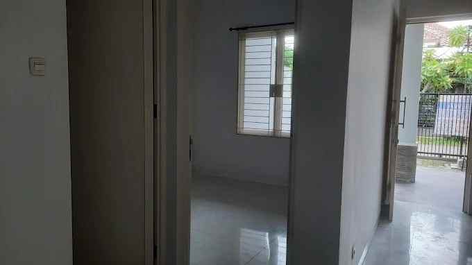 dijual rumah graha santoso