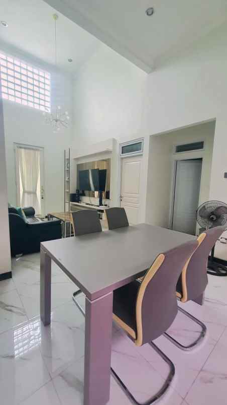 dijual rumah grand wisata cibubur