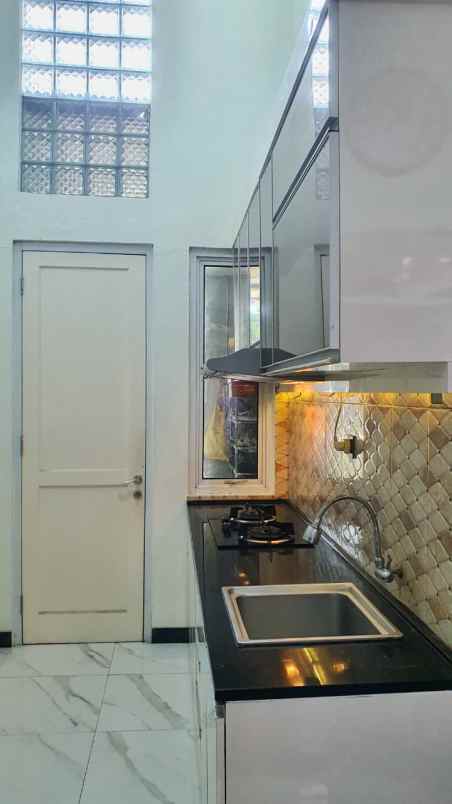 dijual rumah grand wisata cibubur