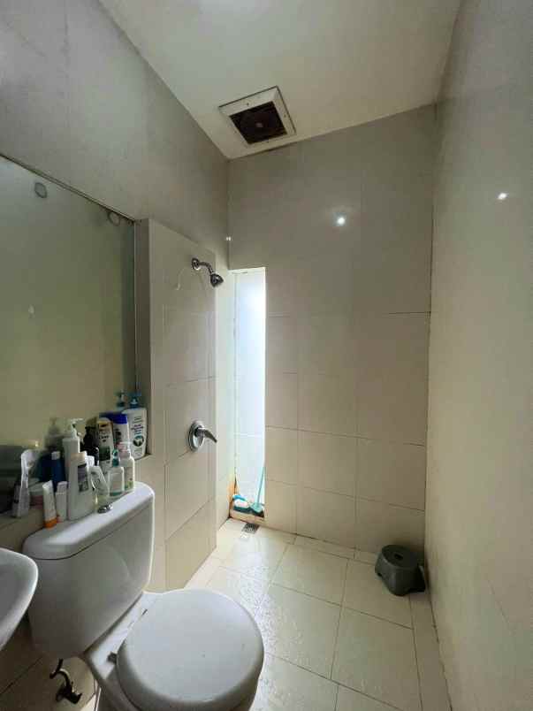 dijual rumah green andara residences