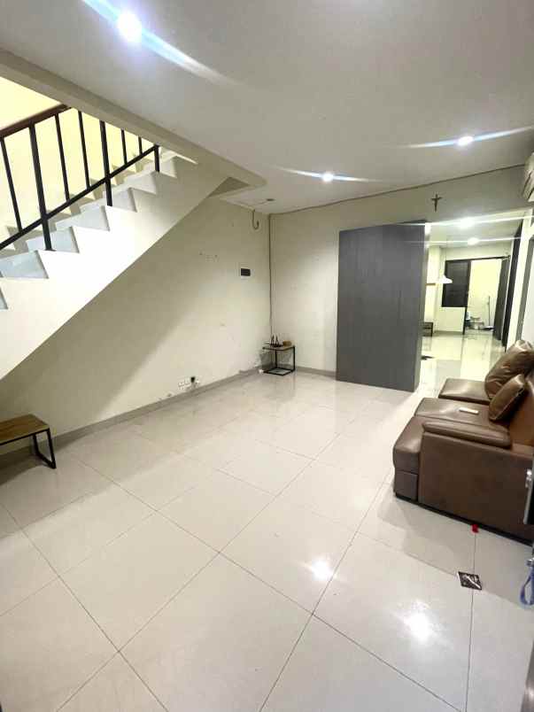 dijual rumah green ara harapan indah bekasi