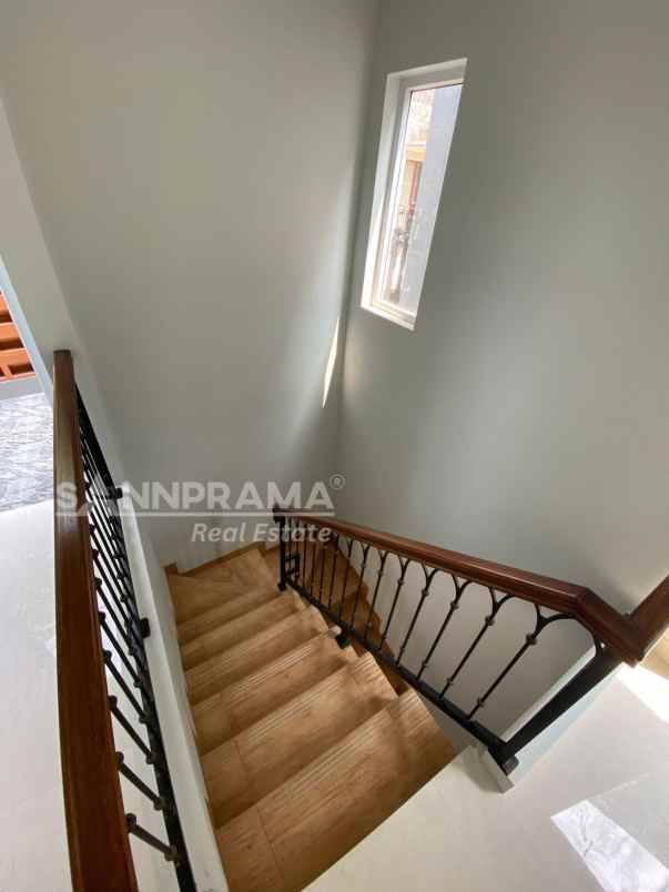 dijual rumah grogol limo depok