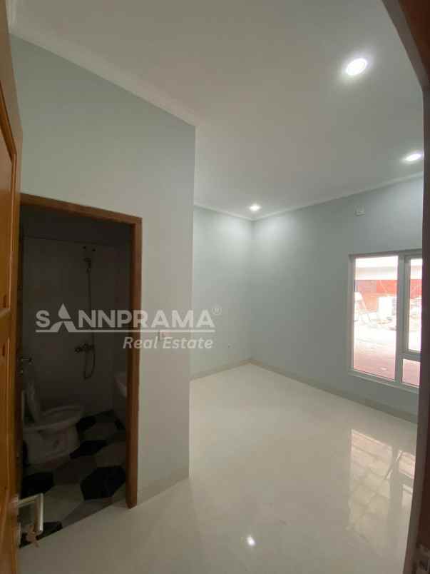 dijual rumah grogol limo depok