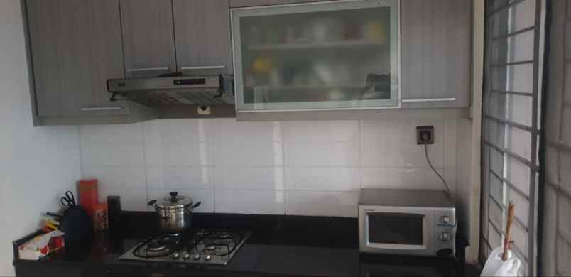 dijual rumah hans regency manyar