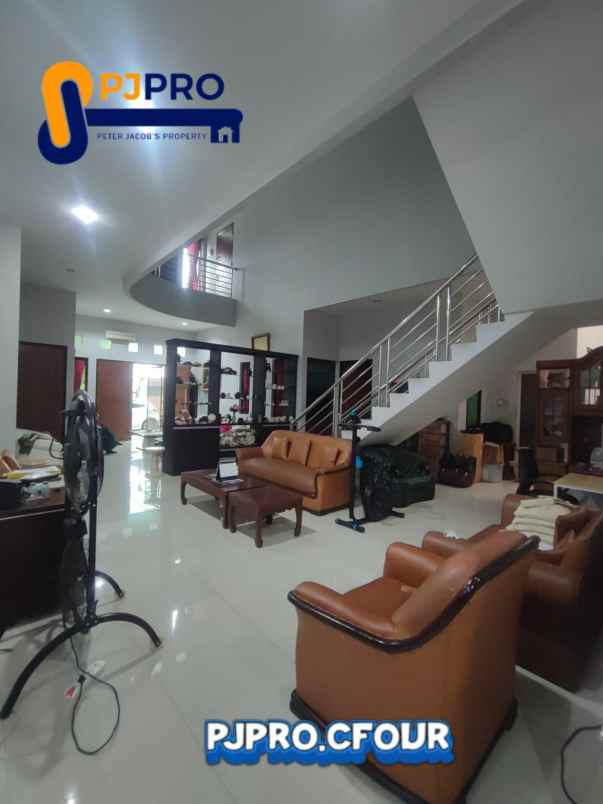 dijual rumah harapan indah