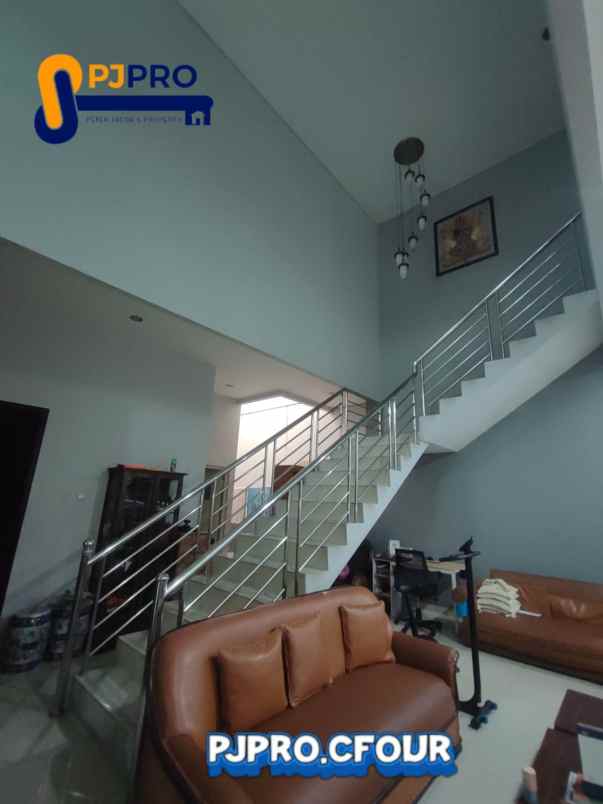 dijual rumah harapan indah