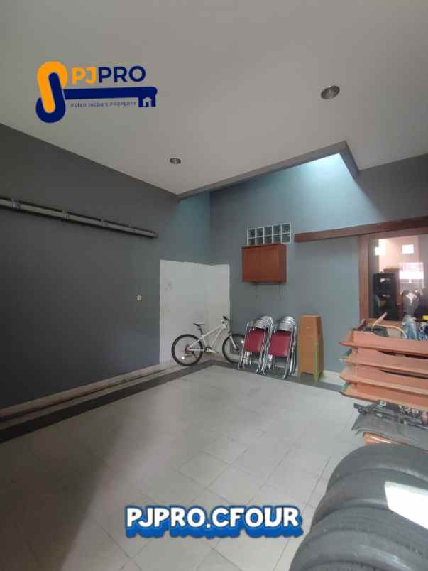 dijual rumah harapan indah