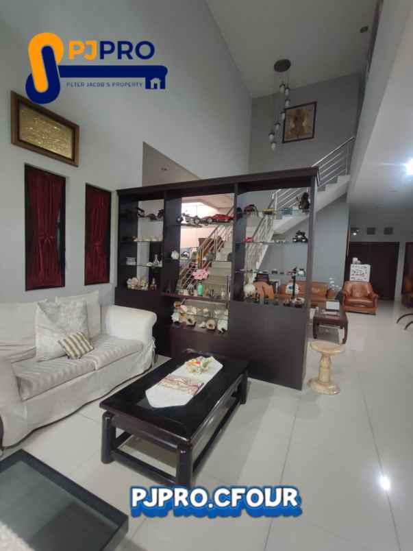 dijual rumah harapan indah