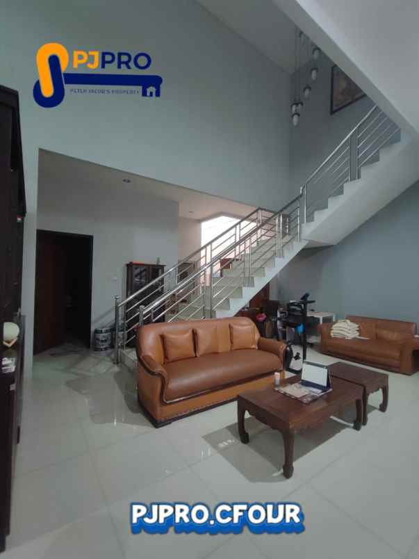 dijual rumah harapan indah