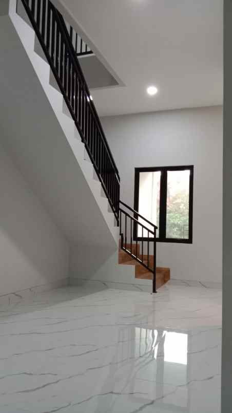 dijual rumah harapan indah