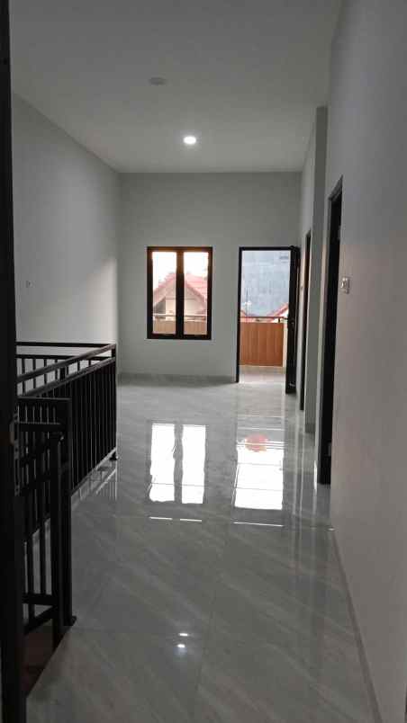 dijual rumah harapan indah