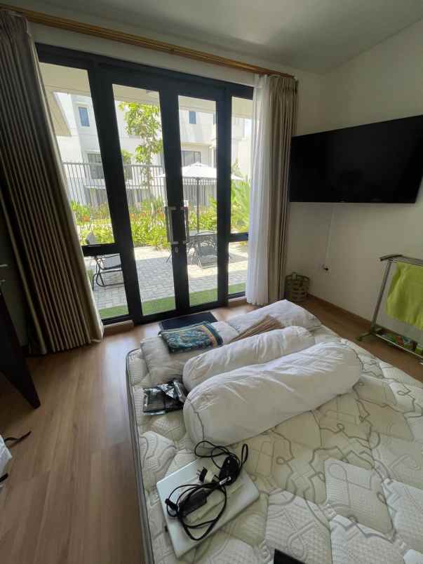 dijual rumah hook eonna cluster aerra bsd 3 lantai