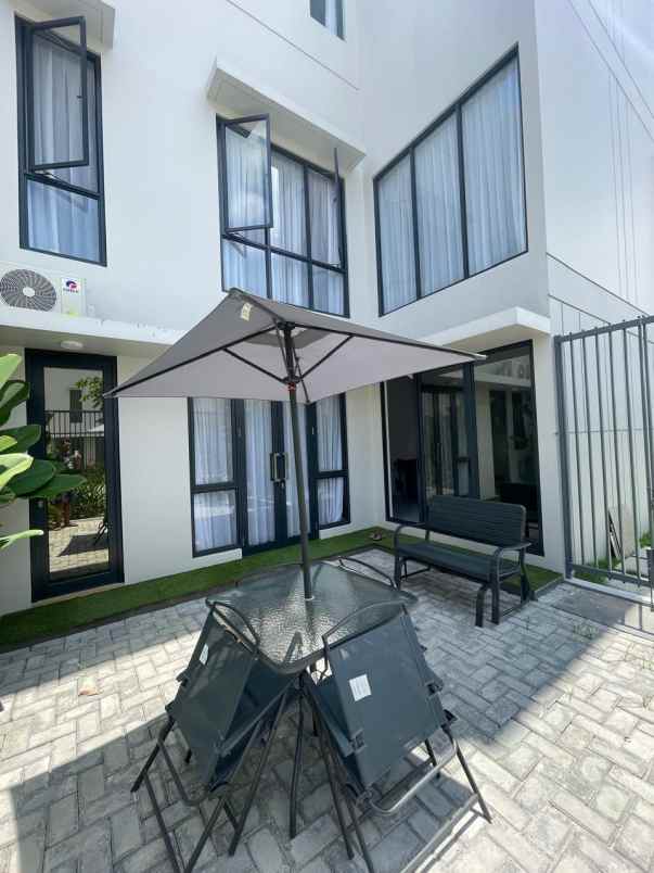 dijual rumah hook eonna cluster aerra bsd 3 lantai