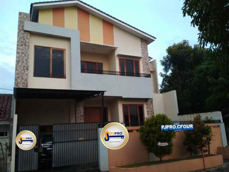 dijual rumah jalan alamanda indah