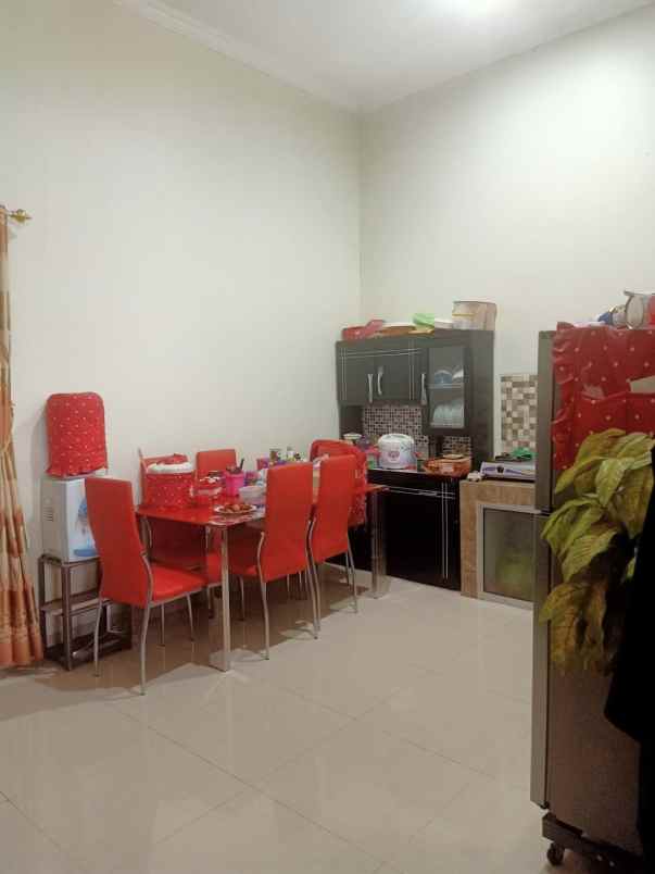 dijual rumah jalan karang tengah pusaka