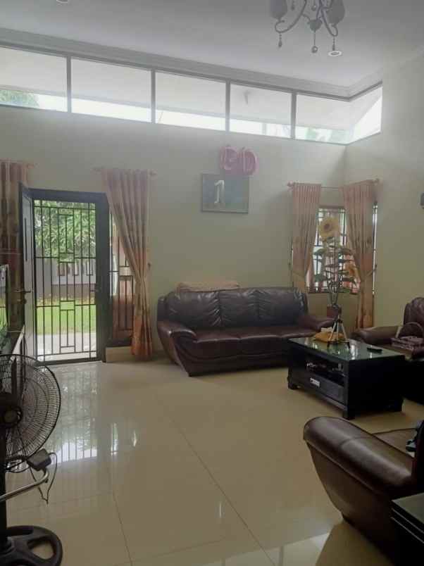 dijual rumah jalan karang tengah pusaka